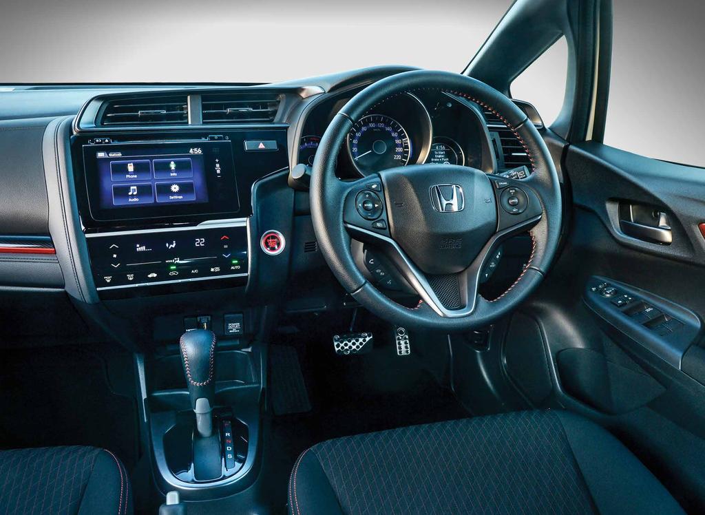 Interior 5-6 Stay connected, in style You can keep your hands on the wheel and drive with ease while enjoying the Jazz s stunning interior.