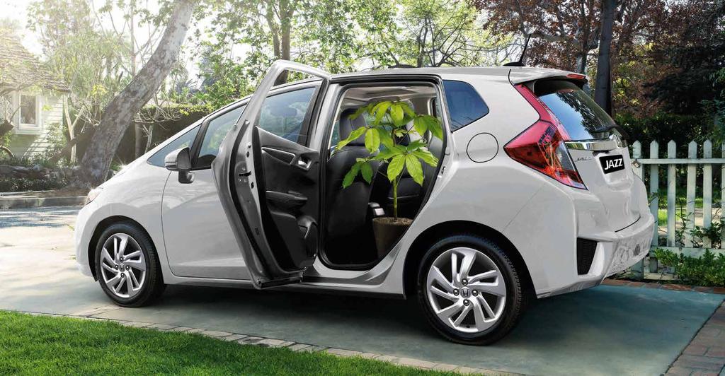 7-8 Versatility Versatility that will move you Change the way you think about small cars. The Jazz is made to adapt to any of your needs. Honda s Magic Seats deliver a unique level of flexibility.