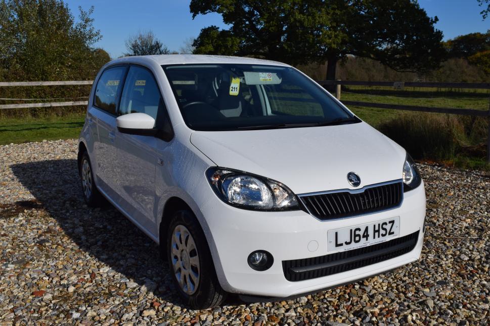 6,599 SCAN THE QR CODE FOR MORE VEHICLE AND FINANCE DETAILS ON THIS CAR Overview Make Skoda Reg Date 2015 Model CITIGO Type 5 Door Hatchback Description Fitted Extras Value 491.