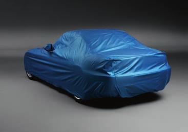 Constructed of a polyester/cotton fabric, it protects the paintwork and prevents