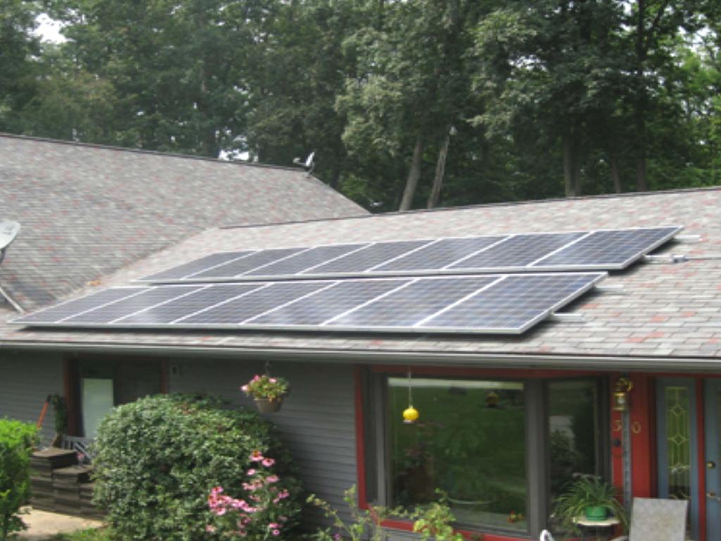 Residential & Commercial Renewable Energy Tax Credit (Federal) Tax credit of 30% on qualified expenditures Includes labor costs, system installation, interconnection wiring Does not include new roof