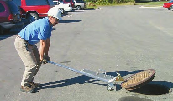 MANHOLE COVER & GRATE REMOVER Mobile Manhole Cover and Grate Remover The Condux Mobile Manhole Cover & Grate Remover is specially designed to make manhole cover and grate removal safe and easy.