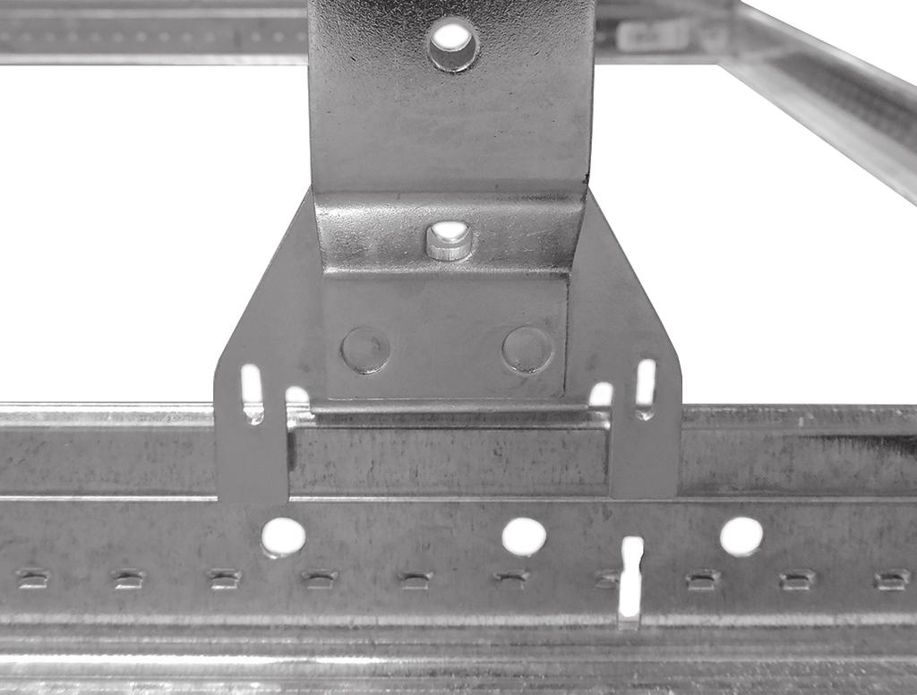 Tighten the wing screw on top of the end bracket assembly to a torque of 6 inchlbs/ N m (approximately 1/