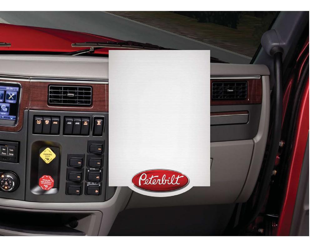 The 579 driver display package features large, easy-to-read, operation-critical gauges. Automatic temperature control and numerous airflow outlets provide outstanding heating and cooling performance.