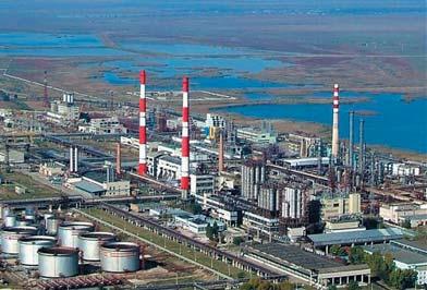 INTEGRATED SOLUTIONS FOR OIL & GAS STAVROLEN PETROCHEMICAL FACILITIES, RUSSIA COMPLETE GAS COMPRESSION SYSTEM LUKOIL Scope of works Engineering, manufacturing, procurement, installation supervision,