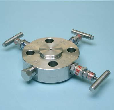 150/300/600lb, 900/1500/2500lb and up to API 10000 pressure classes to flange size Block & Bleed Valve Block and bleed monoflange valve Full range of flange connection options Suitable for vertical