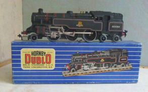3-rail electric 0-6-2 Tank Locomotive, in uncommon B.R. gloss lined-black, No. 69567. Excellent condition. Mechanism serviced. In box with original lid, re-made base.