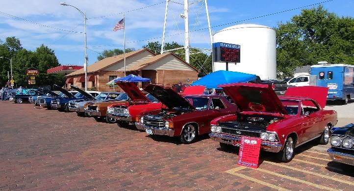 August 25 th ----- Wellsville Car Show Wellsville, KS A great night in Wellsville, there were 225 cars.