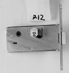 Mortice locks zinc-plated front plate Prezzo unitario e 8 6.5 10 8 10 1 66.5 0 64 144 160 5 1 1 E 46.5 B 8 14 14 Lock for. LATERAL LOCKING. Operating with oval cylinder. Zinc-plated case H 64.