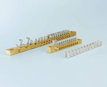 The modules can be loaded with a maximum of 950 A. The output side can be fitted with up to eleven conductors, in parts with different cross-section of up to 240 sqmm!