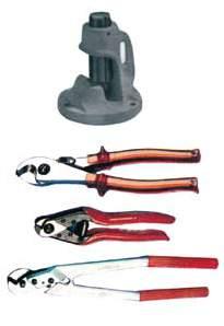 Pliers Pliers Cable cutters - Boltcutters 36110 Cable-cutter Type Capacity mm weight Kg N 1 19 3,2 N 2 27 7 N 3 38 12,5 Non ferrous wire rope cutters For cutting copper en aluminium wire Cut capacity