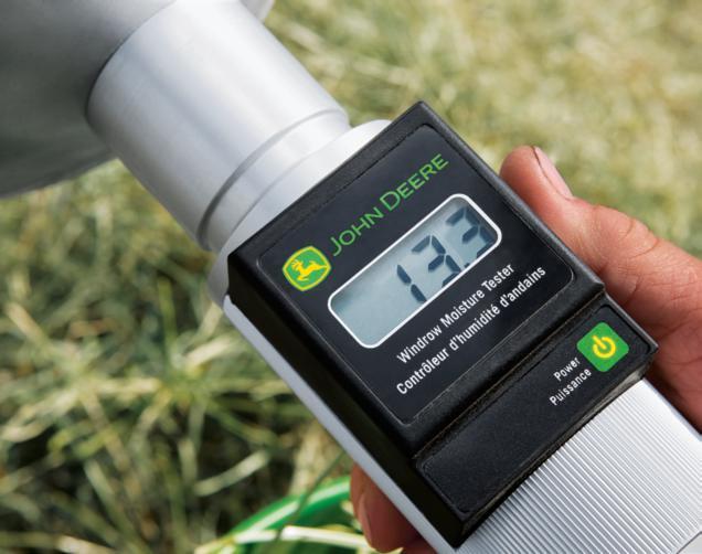 Add this applicator to your 9 Series and bale at moisture levels of up to 30 percent