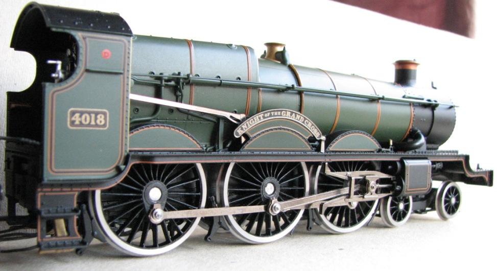 Hornby GWR Star Class EM Finescale Conversion. Before you start, it is a good idea to have some small containers or snap top poly bags to put screws and components in for safe keeping.