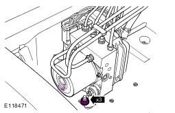 Check for oil in the brake servo and master cylinder All vehicles 19 Pump the brake pedal until the brake vacuum assistance is exhausted. 20 Remove the auxiliary battery cover (see Fig. 15).