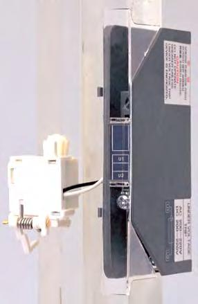 82 mm 2 ) UTE100 SHT Control voltage, Ue Power consumption AC (VA) DC (W) ma AC/DC 12V 0.35 0.36 30 AC/DC 24V 0.64 0.65 27 AC/DC 48V 1.09 1.1 23 AC/DC 60V 1.2 1.22 20 Voltage AC/DC 100~130V 0.73 0.