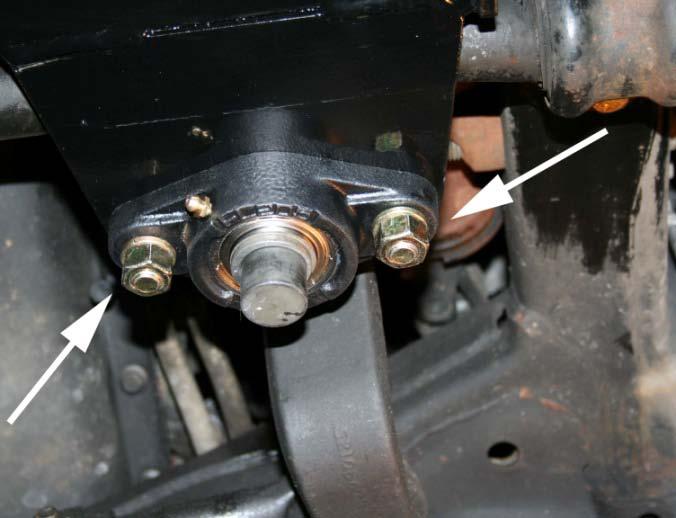 Ensure free movement (rotation) of the steering box sector shaft nut.
