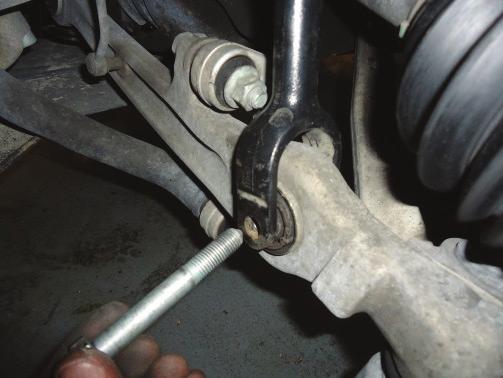 10. REMOVE THE LOWER AIR STRUT