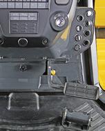 LH Blade(Down) Angle(RH) Angle SW R Tilt(RH) Up Shift Down Shift Tilt(LH) F RH Float button Blade(Up) Angle(LH) Auto/manual switch Hydrostatic Transmission with Electronic Control The D61EXi/PXi-24