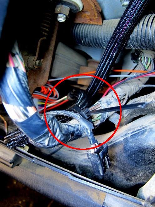 Splicing: Step 35: Cut the 12v ignition wire, strip both ends 1 4 and strip the ignition pigtail ¼ inch.