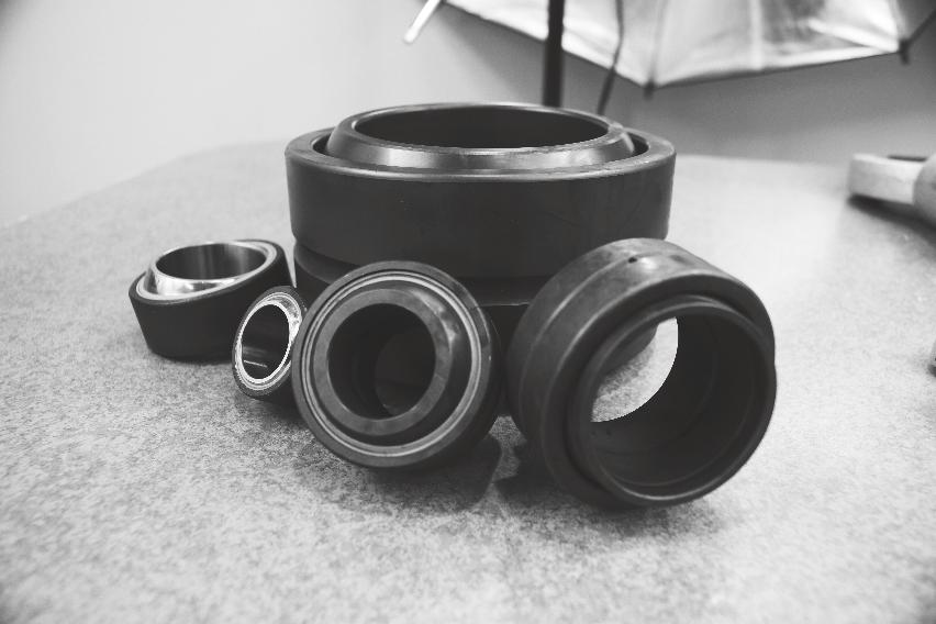 Radial Spherical Plain Bearings Radial spherical plain bearings have an inner ring with a spheroid convex outside surface and an outer ring with a correspondingly spheroid but concave inside surface.
