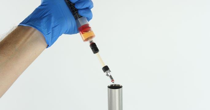 6 Inject or pour 3-6 ml of suspension oil