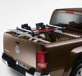 The roof bars are mounted onto the Amarok's rail system and provide an additional transport option above the loading