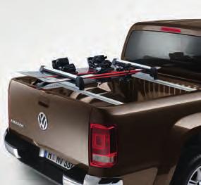 These roof bars can be mounted onto the Amarok's rail system and provide an additional transport option on the loading