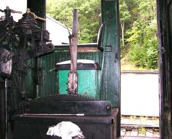 I couldn't find a photo that shows the overall platform over the reversing gear on Cass No 5.