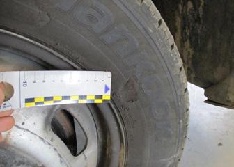 of tires = > 4 mm tread