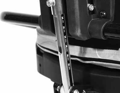 Secure the backrest in an upright position and tighten the socket cap.