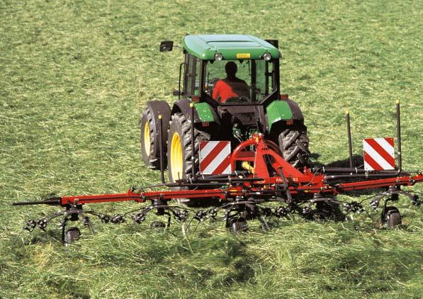 Here are the major advantages: Extremely solid design for long-term operational reliability Top work results in both silage and hay Optimised tine movement, no forage contamination Chassis design at