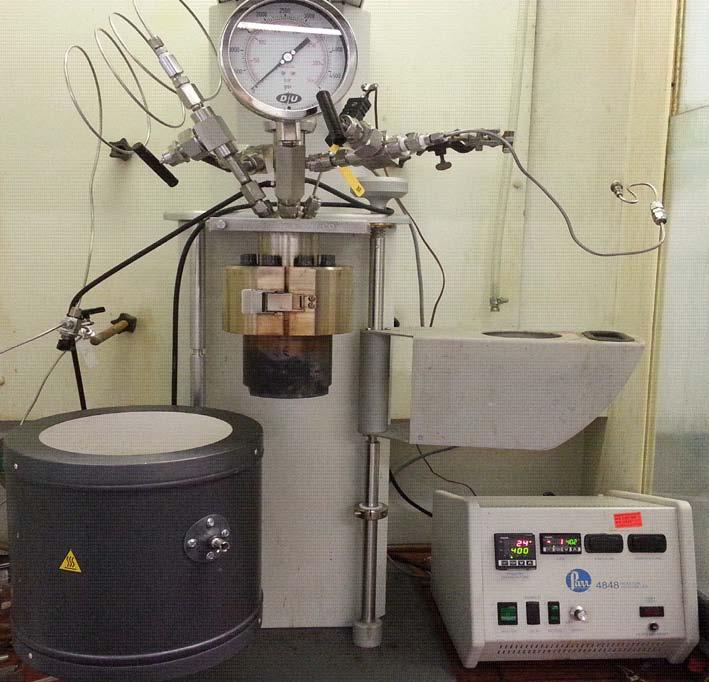Experimental Setup Technical data: Parr MiniBench Top Reactor 4570 Reactor volume: 250 ml Maximum pressure: 34.