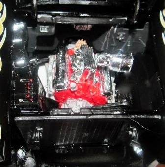 As the hood and trunk lid open nicely you can get a good view of the parts once the car