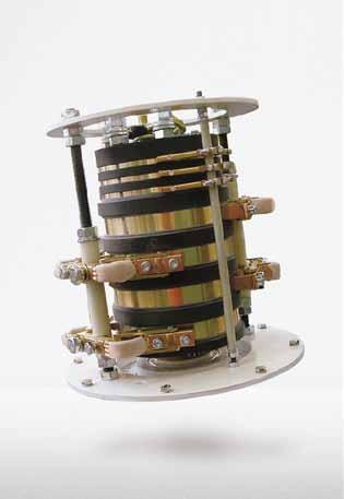 Slip ring assembly systems CAST SLIP RINGS / CARBON BRUSH SYSTEM The cast slip ring assemblies with carbon brush system are very robust and guarantee high durability.
