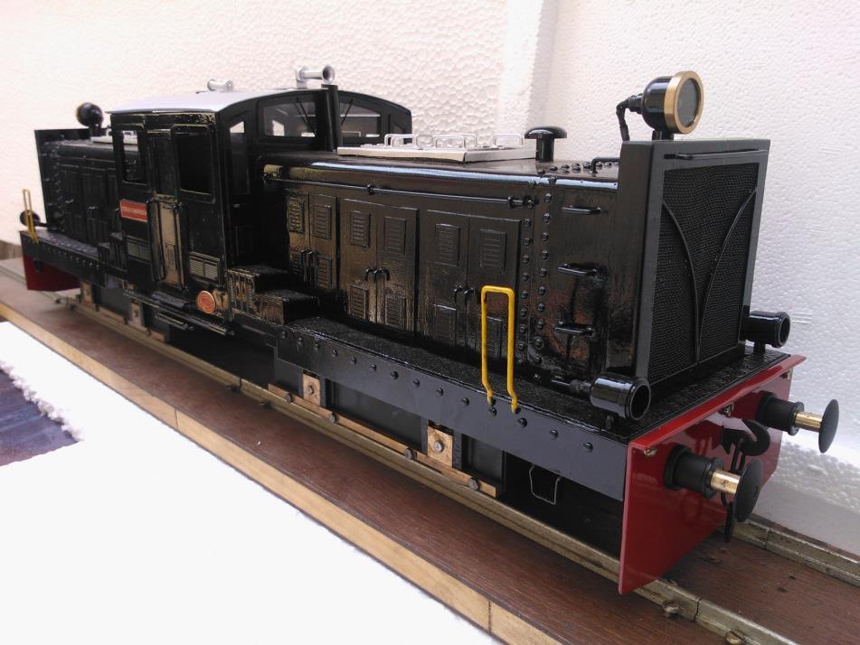 PLine Built in Brass Standard Gauge Shunter Locomotive Model (G3 scale) PLEASE READ THIS OWNERS MANUAL CAREFULLY BEFORE OPERATING THE MODEL Prototype Information: Not many Standard gauge locomotives