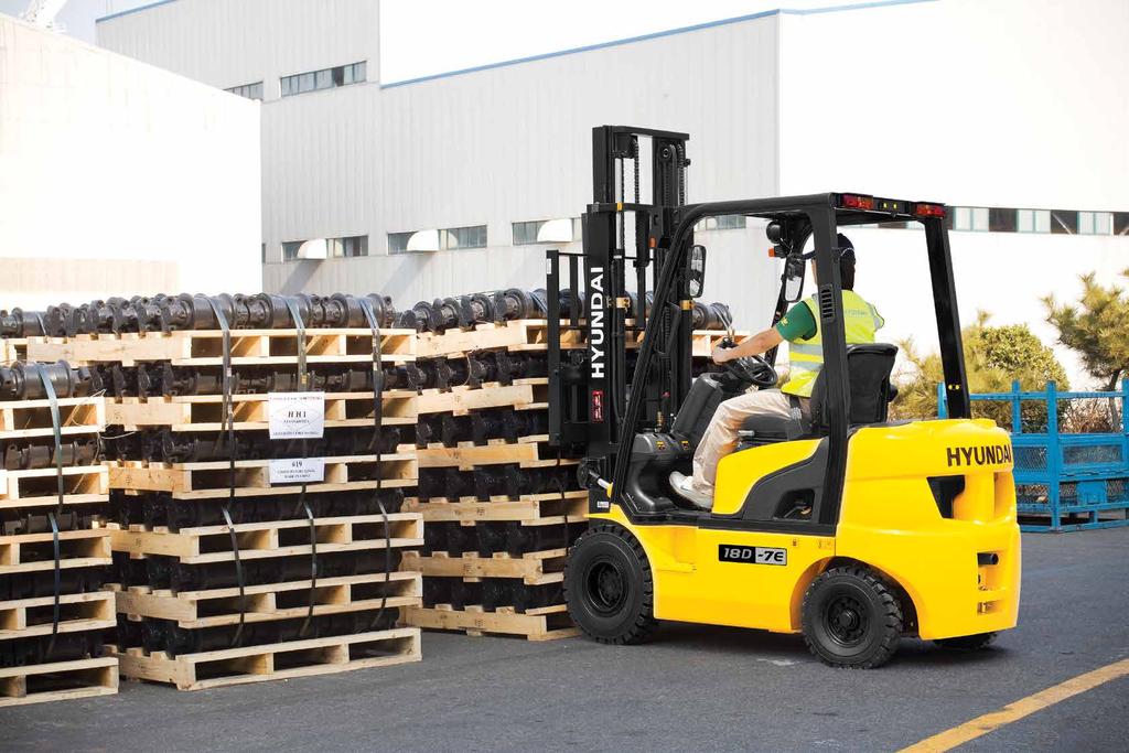FORKLIFT Model New criterion of Forklift Trucks Hyundai introduces a new line of 7E-series diesel