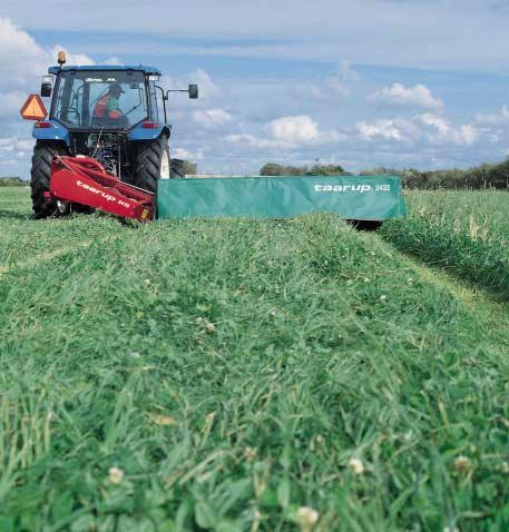 The linkage pins are easily adjusted to match the tractors width, which enables the mower to cut to its full working width.