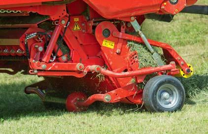 Perfect ground tracking Best forage collection The PÖTTINGER floating pick-up with height-adjustable jockey wheels at both ends