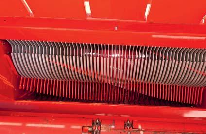The loading rotor has a diameter of 29.52" / 750 mm and features seven rows of tines.