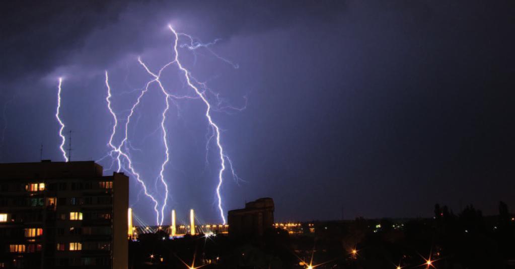 Energijos erdvė 2012-1 (12) 17 Elektros tiekimo saugumo parametrų užtikrinimas Sigitas Kiškis Gamybiniuose ir administraciniuose pastatuose, ligoninėse, mokslo tyrimų centruose, kur daug sudėtingos