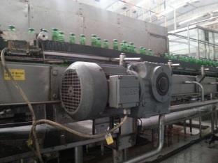 Example Bottle transport Chinese Brewery I Original drive solution: MITSUBISHI FU 1.5kW SA67/A DFT90L4 Ma = 160Nm Replacement: MOVIGEAR MGF..4-. Ma = 176Nm, Peak active power: SA67.