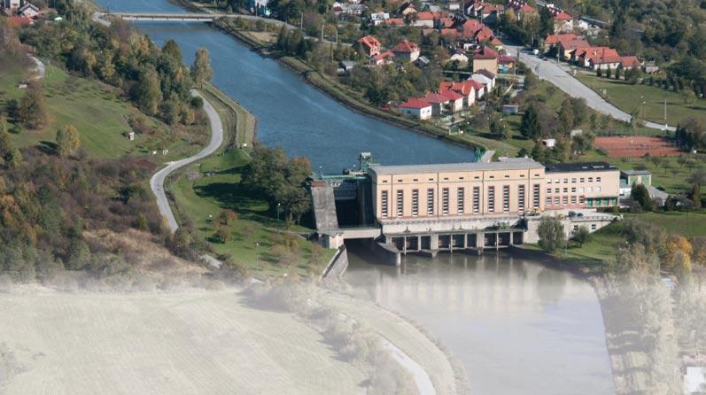 HYDROENERGETICKÝ POTENCIÁL AKO NÁRODNÝ POKLAD slovenské vodné elektrárne vyrábajú energiu najekologickejšie Slovensko má nedostatočné zásoby primárnych energetických zdrojov až deväťdesiat percent