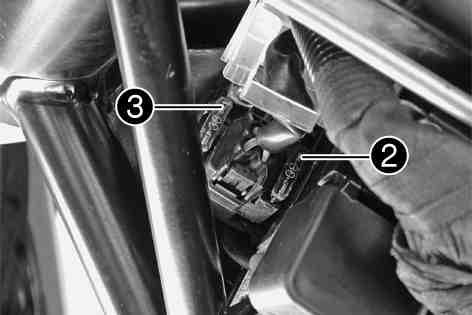 93) Reinstall the fuel tank. ( p. 94) Remove protective cover. 700166-01 Use a needle nose plier to remove a defective main fuse.