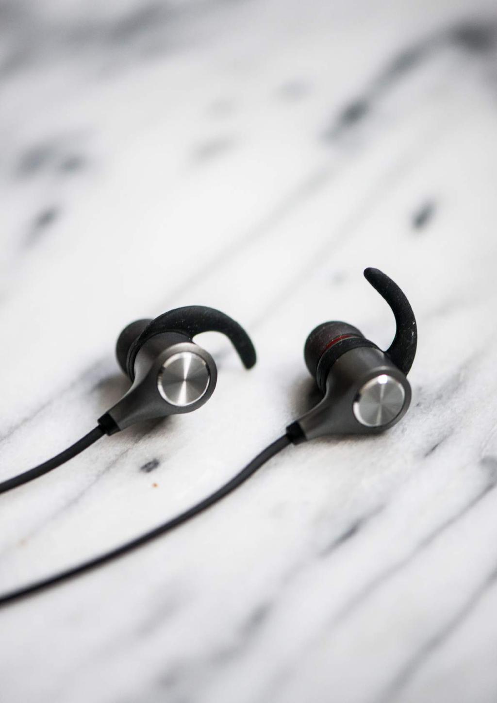 Lemus EarSound+ Specifications Wireless 8 hour playing time Bluetooth 4.0 Sweat proof Build-in mic Suggested retail price: 699,-DKK In price: 250,- DKK EarSound+ have bluetooth 4.