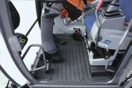 A New Standard in Operator Comfort The operator s seat of the ZAXIS-3 series gives the operator an