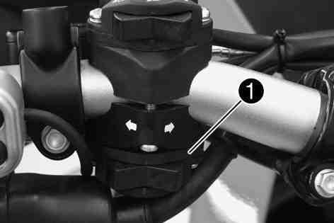 In this position, the high beam and the tail light are switched on. 4.7Horn button The horn button is fitted on the left side of the handlebar. Possible states Horn button in neutral position.