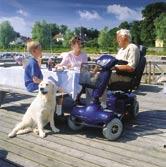 Powerful and easy to manoeuvre The Invacare Auriga is highly manoeuvrable, offering spacious legroom, a powerful motor and a maximum user weight of 150 kg, thus ensuring safety and reliability.