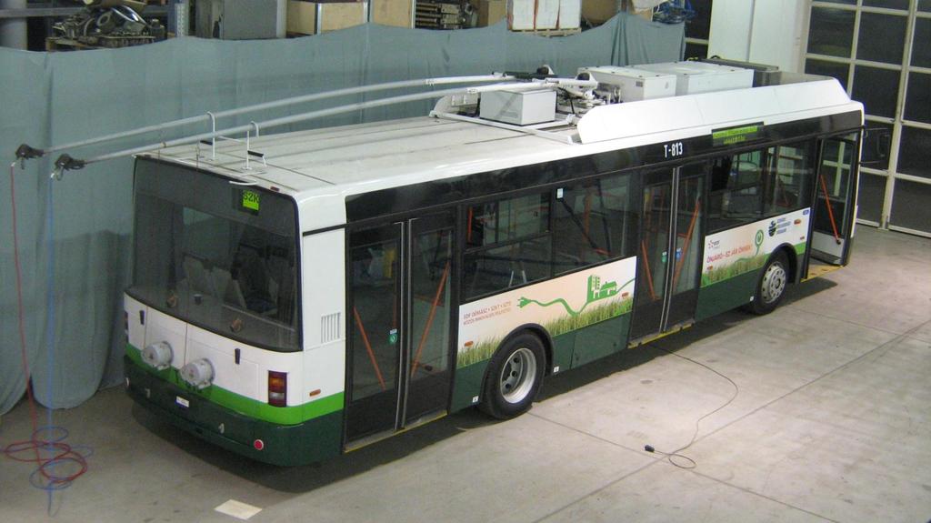 12 m battery trolley-bus for