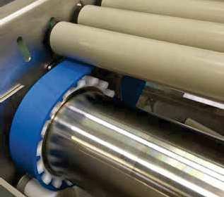 BELTS/ Perfect guidance POSITIVEBELT Simplified conveyor design: The POSITIVEBELT is not only guided by self-tracking sprockets, but also be additionaly guided within the sides of the conveyor.