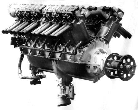 The 1A-2025 was quite similar to the 1A-1116 in design but considerably larger. Bore was 5 ¾ inches and stroke 6 ½ inches, giving a displacement of 2,025.42 cubic inches. Compression ratio was 5 to 1.